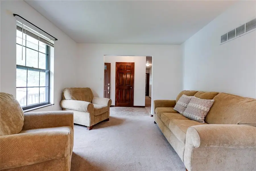 1104 SW Mic-o-say Drive, Blue Springs, MO 64015 - Image #3