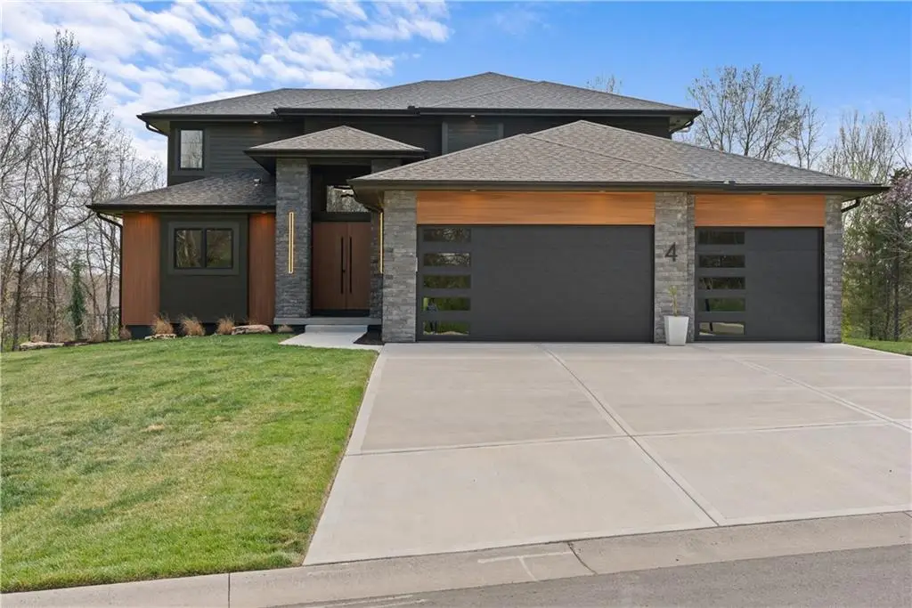 4 Broken Arrow Court, Lake Winnebago, MO 64034 - Image #1