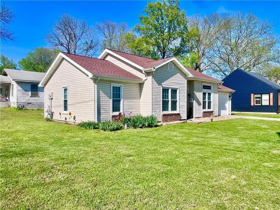 428 W Sycamore Street, Nevada, MO 64772 - Image #2