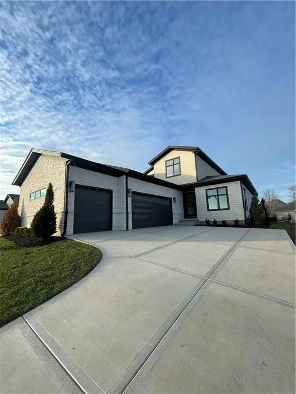 2840 W 133rd Terrace, Leawood, KS 66209