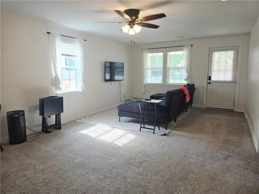 404 W Buffalo Street, Girard, KS 66743 - Image #3