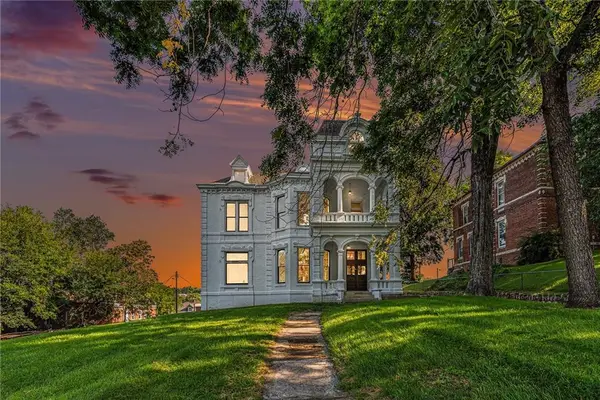 1311 Francis Street, St Joseph, MO 64501