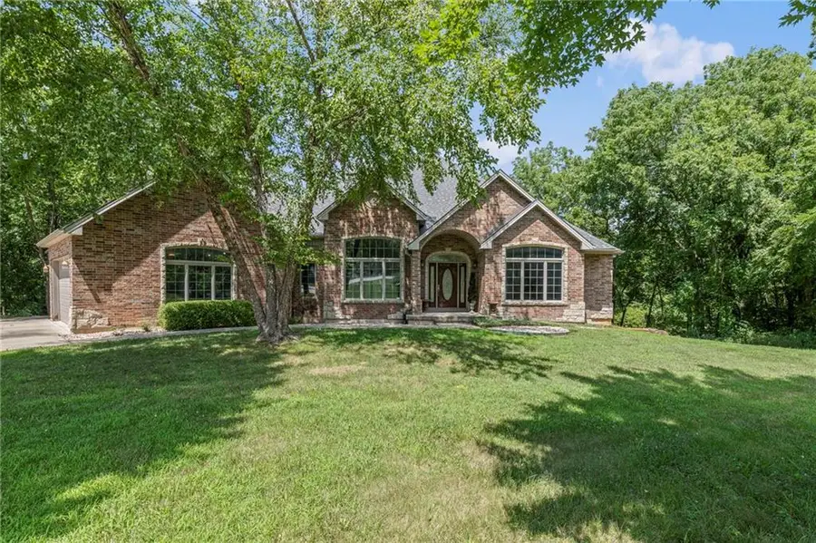 25375 Sunset Lane, Paola, KS 66071 - Image #2