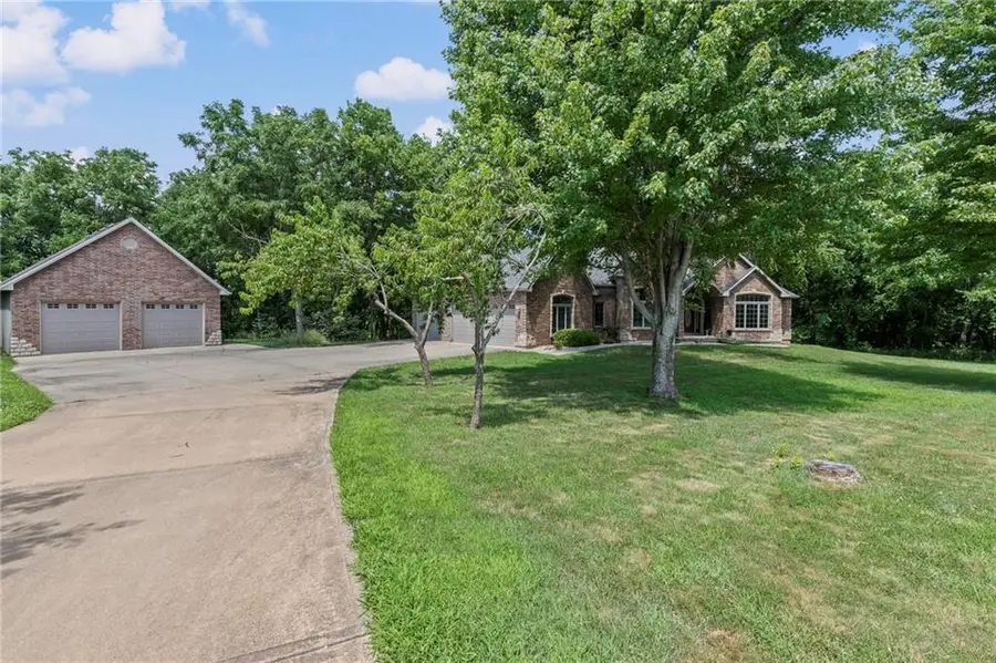 25375 Sunset Lane, Paola, KS 66071 - Image #3