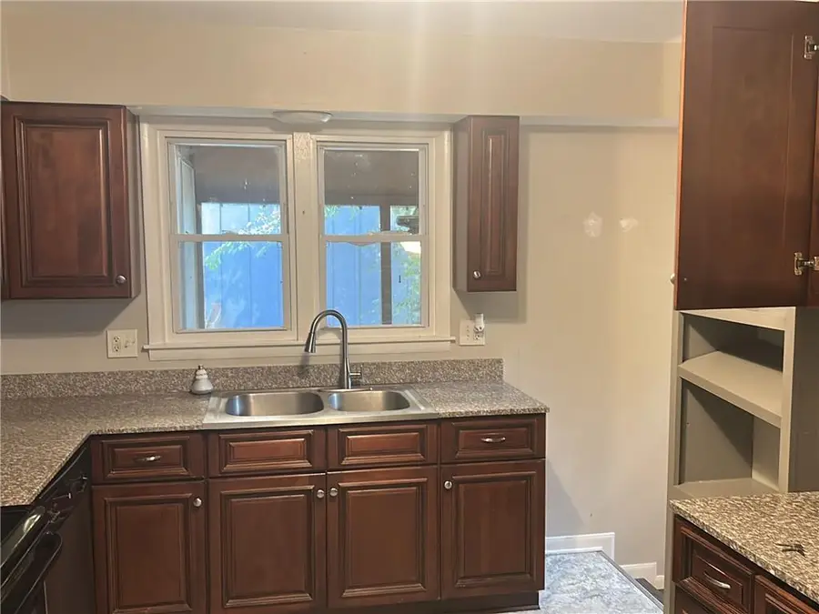 10902 W 71st Place, Shawnee, KS 66203 - Image #3