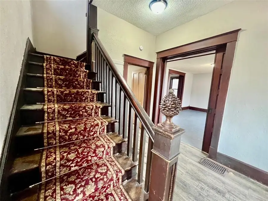 308 E Colorado Avenue, Saint Joseph, MO 64504 - Image #2