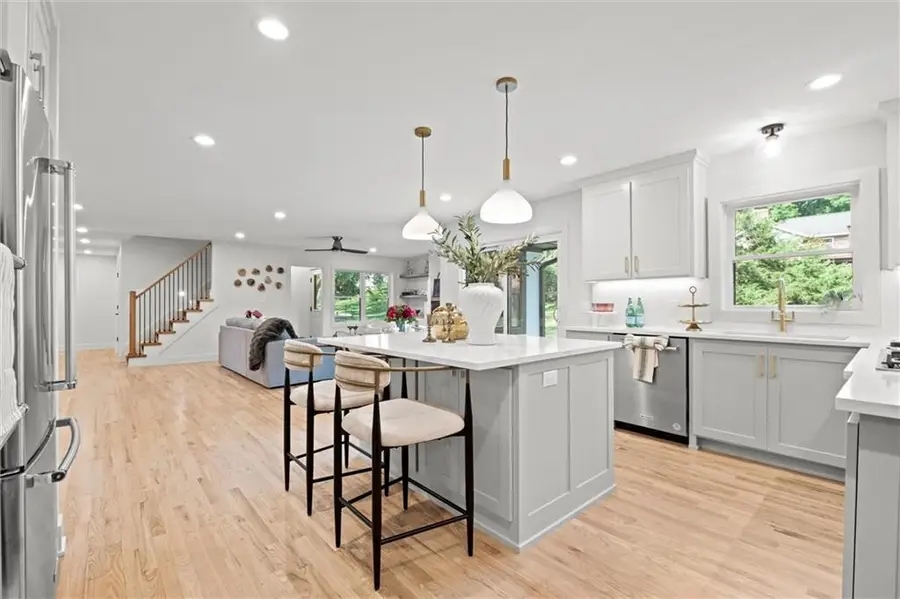 10314 Sagamore Lane, Leawood, KS 66206 - Image #2