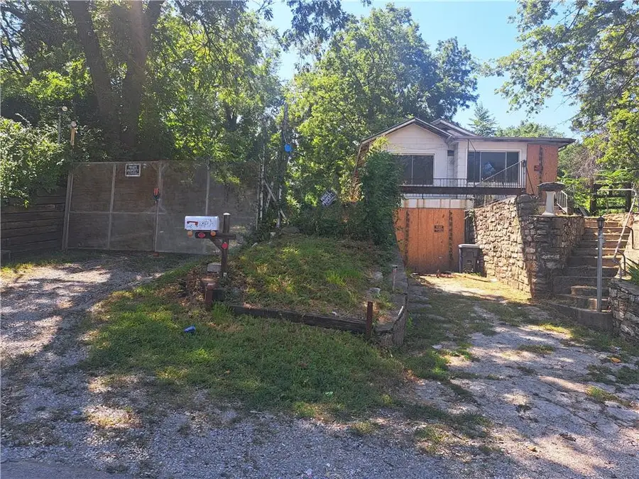 3120 Bellaire Avenue, Kansas City, MO 64129 - #2