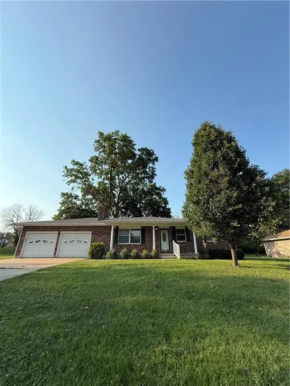 801 Overbrook Drive Drive, Macon, MO 63552