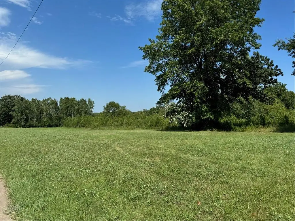 802 SE 17th Street, Topeka, KS 66607 - Image #1