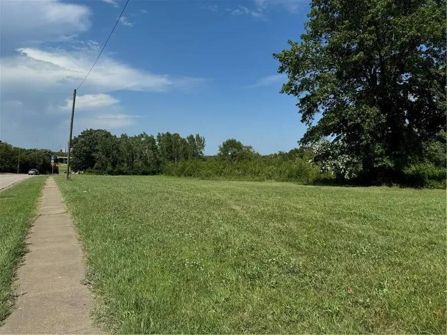 802 SE 17th Street, Topeka, KS 66607 - Image #3