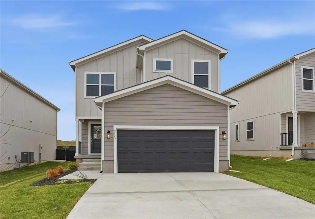 713 Glenn Circle, Raymore, MO 64083 - Image #1