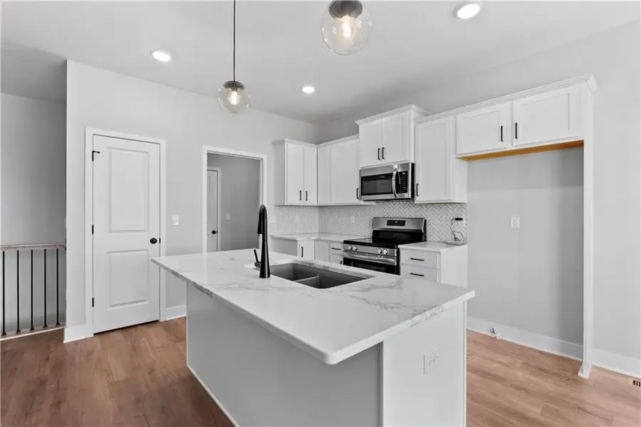 404 SW Hawthorne Lane, Blue Springs, MO 64014 - Image #3