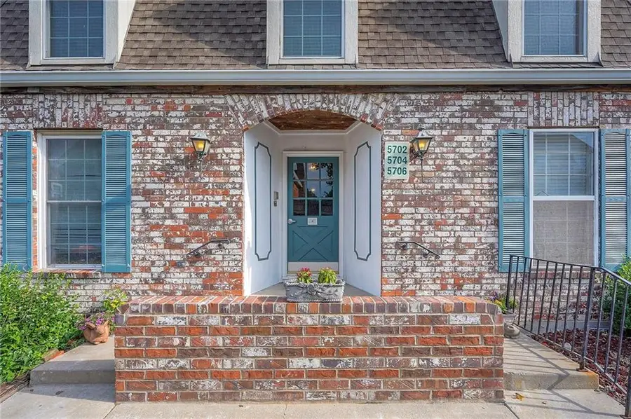 5702 Metcalf Court, Overland Park, KS 66202 - Image #2