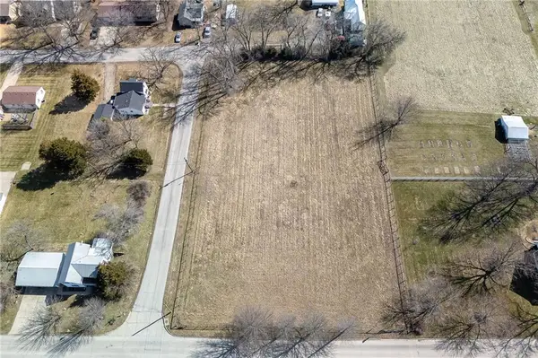 S Market & E Grant St Street, Maryville, MO 64468