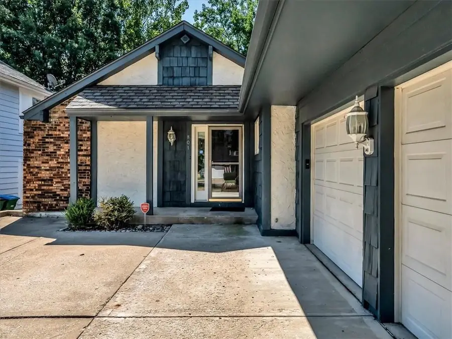 801 NE Fairway Homes Court, Lees Summit, MO 64064 - Image #2