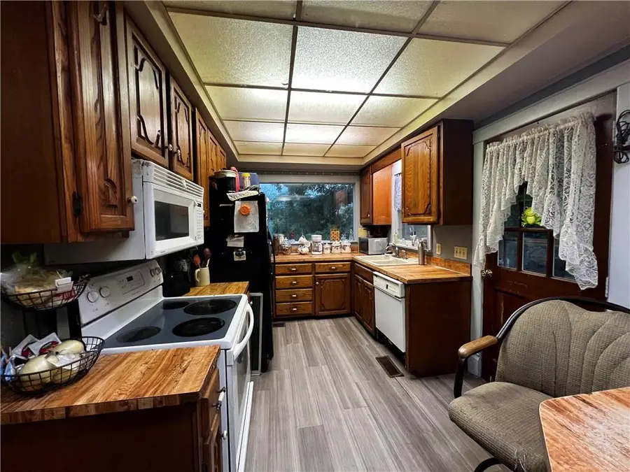 607 Military Avenue, Baxter Springs, KS 66713 - Image #3