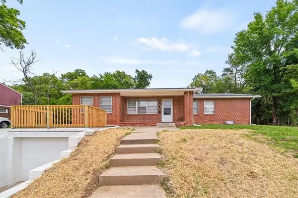 7557 Olive Street, Kansas City, MO 64132