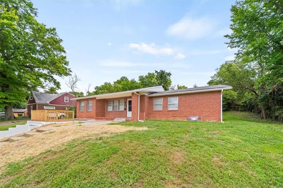 7557 Olive Street, Kansas City, MO 64132 - Image #2