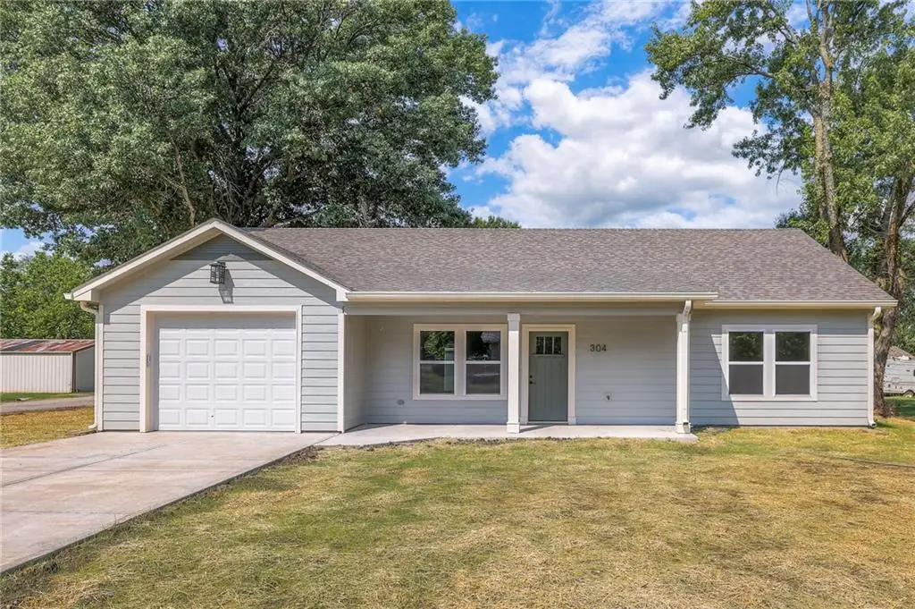 304 N Mulberry Street, Adrian, MO 64720 - Image #1