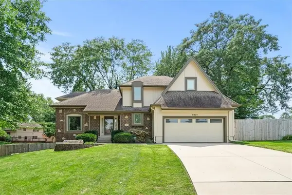 8421 Hawthorne Place, Raytown, MO 64138