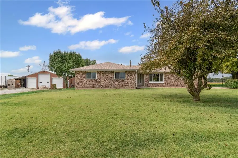 10451 Miners Trail Road, Higginsville, MO 64037 - Image #2