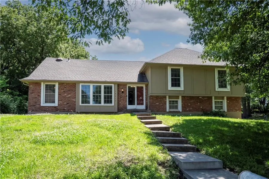 10315 NW Mirror Lake Drive, Parkville, MO 64152 - Image #2