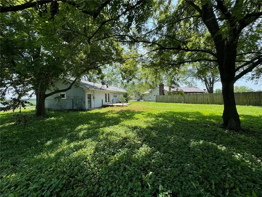 209 E Walnut Street, Cleveland, MO 64734 - Image #2