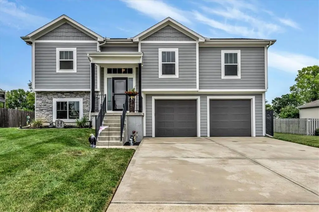 1704 Mulberry Street, Pleasant Hill, MO 64080 - Image #1