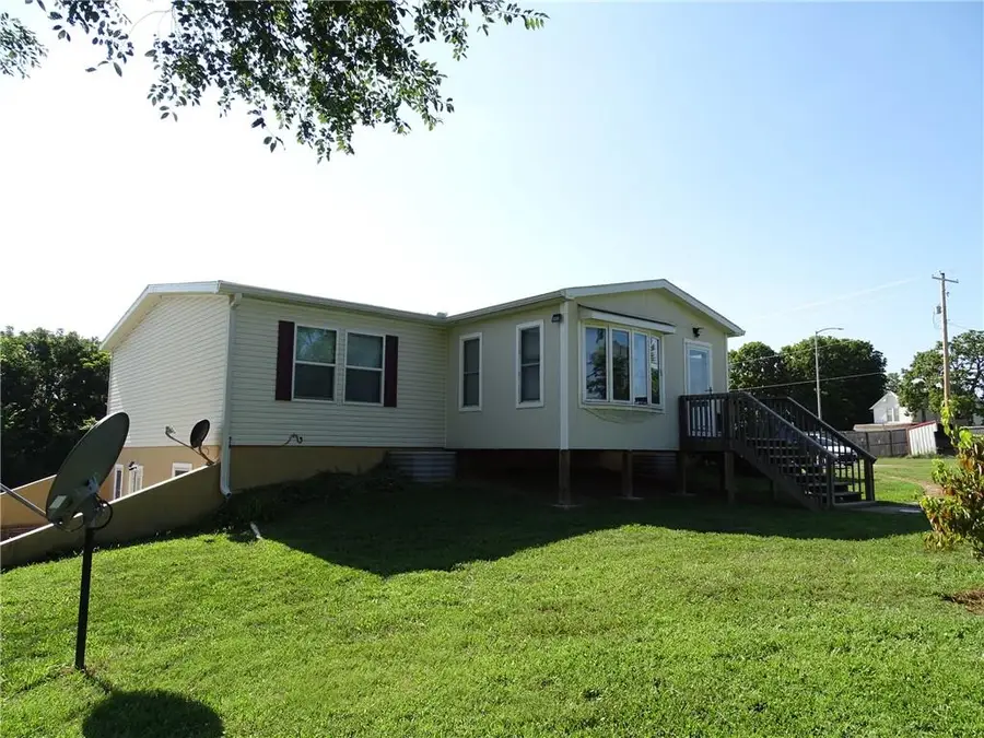15915 Eisenhower Road, Leavenworth, KS 66048 - Image #3