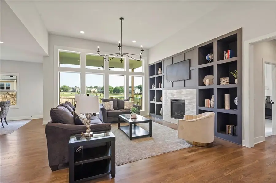 4394 Tee Box Drive, Basehor, KS 66007 - Image #2