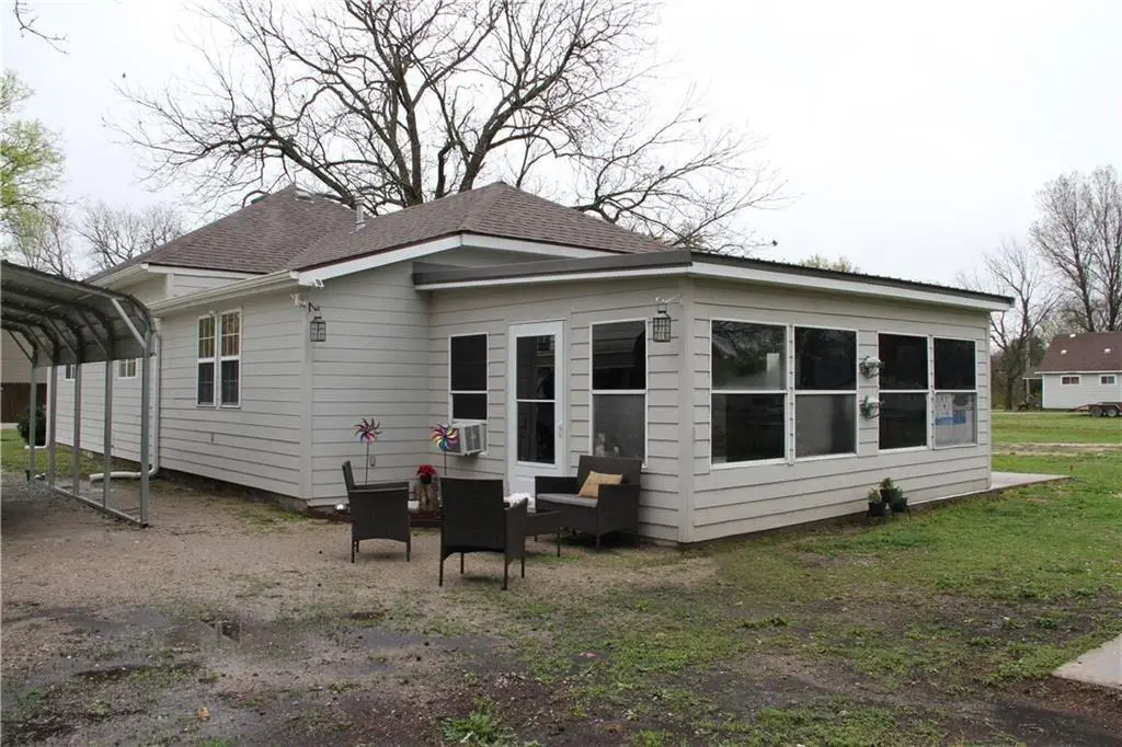 2330 Briggs Ave Avenue, Parsons, KS 67357 - Image #1
