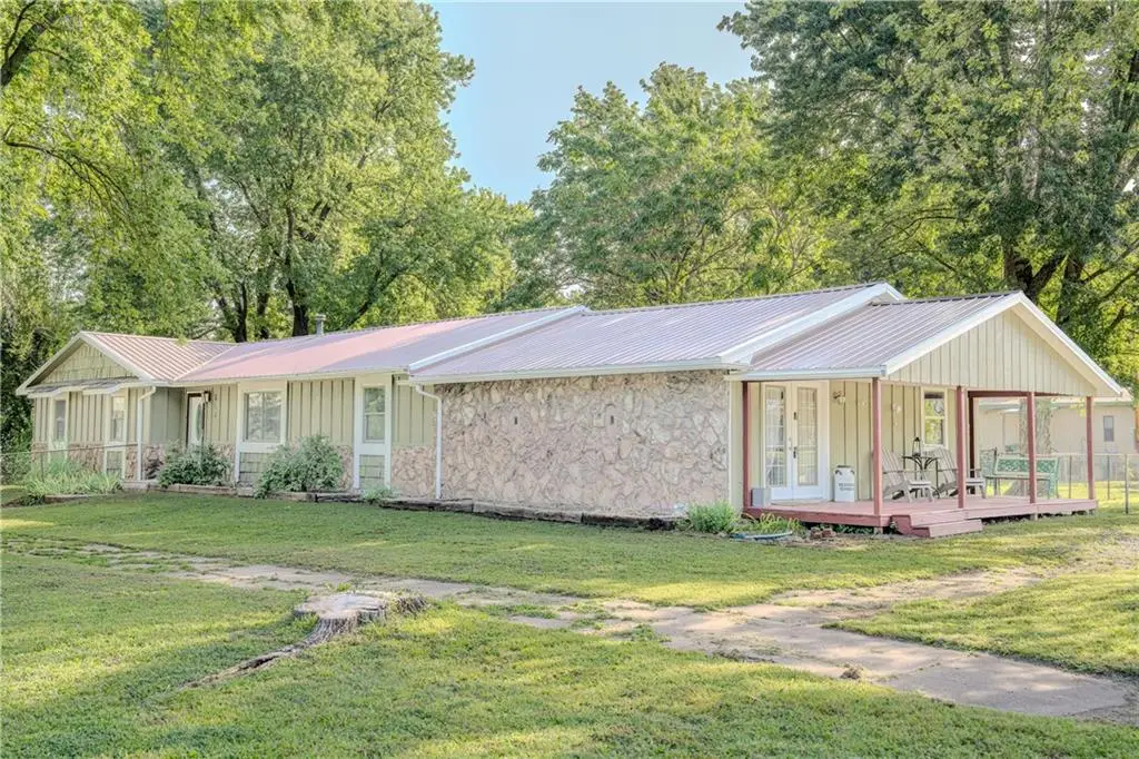 202 N 6th Street, Fredonia, KS 66736 - #1