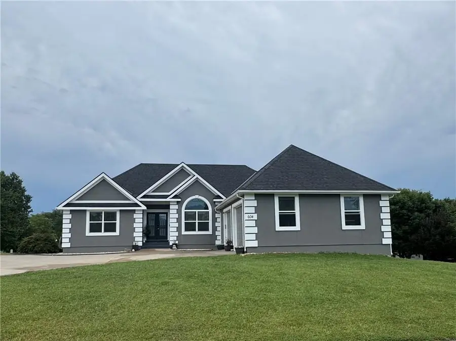 604 Canyon Drive, Pleasant Hill, MO 64080 - Image #2