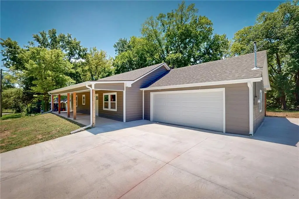 121 S Arundel Street S, Emporia, KS 66801 - Image #1