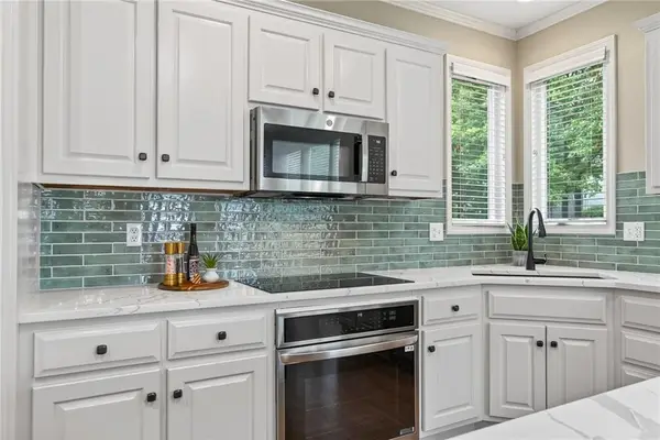 12704 W 138th Place, Overland Park, KS 66221