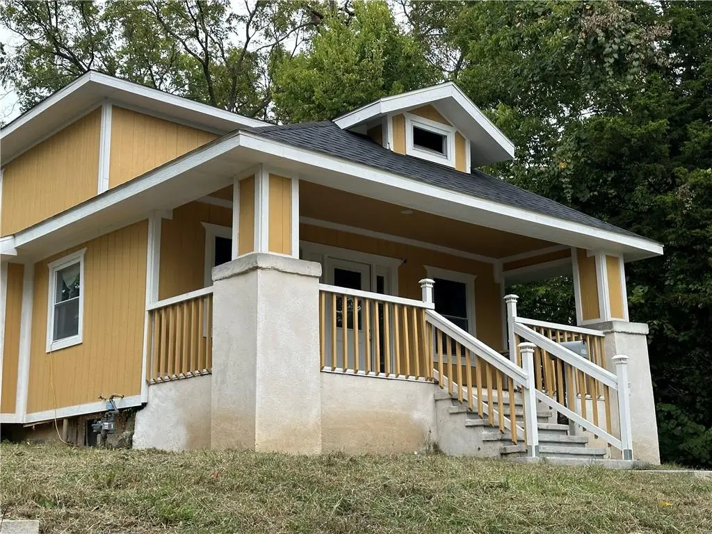 5530 Jackson Avenue, Kansas City, MO 64130 - Image #1