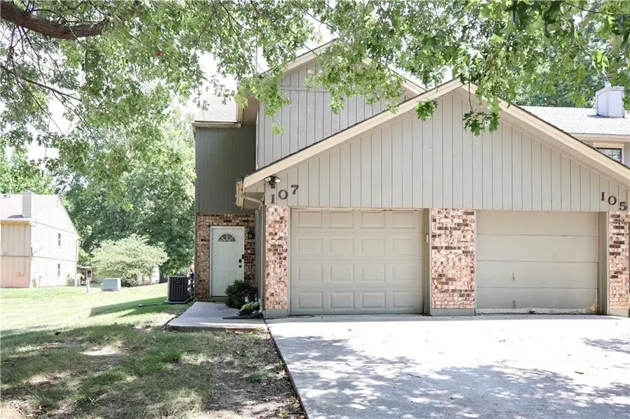 107 NE Greystone Drive, Lees Summit, MO 64086 - Image #2