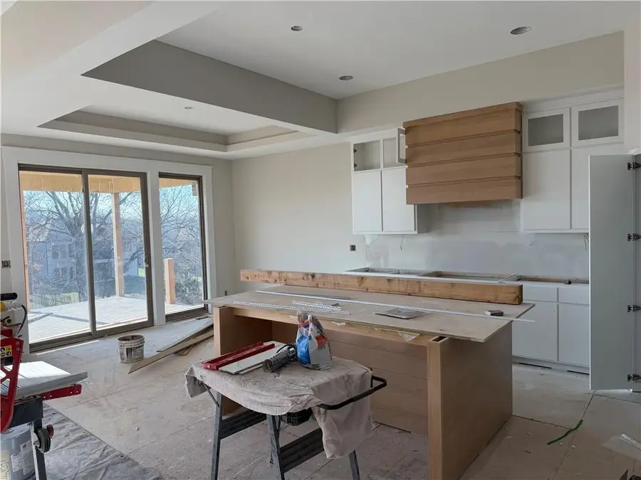 911 Savannah Lane, Greenwood, MO 64034 - Image #3