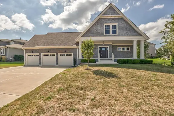 9742 Shady Bend Circle, Lenexa, KS 66227