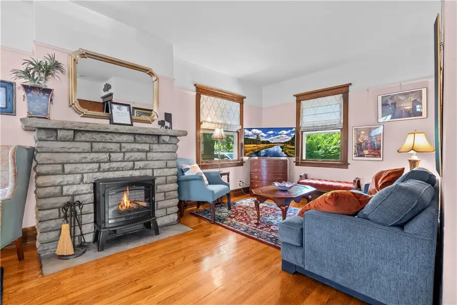 4218 Greenwood Place, Kansas City, MO 64111 - Image #3