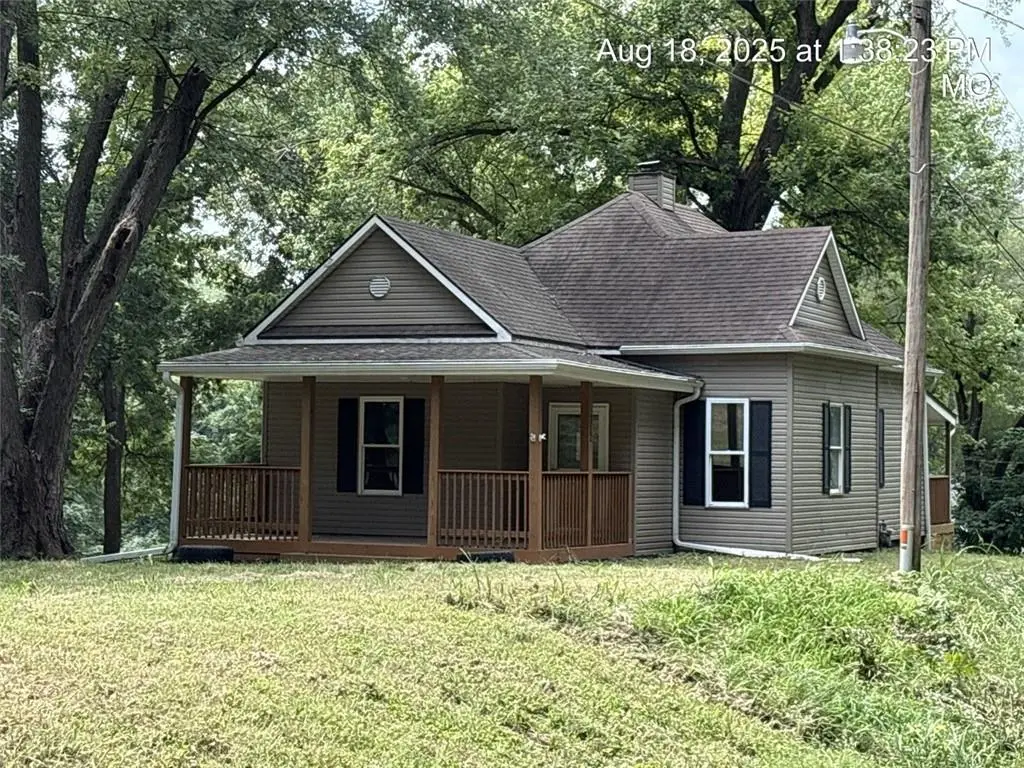 312 Harrington Avenue, Saint Joseph, MO 64504 - Image #1