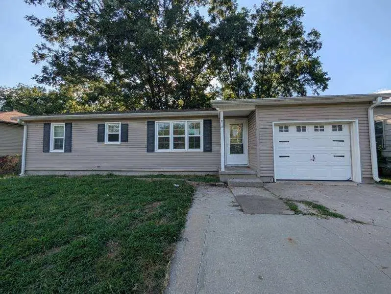 819 N Lincoln Avenue, Marshall, MO 65340 - Image #1