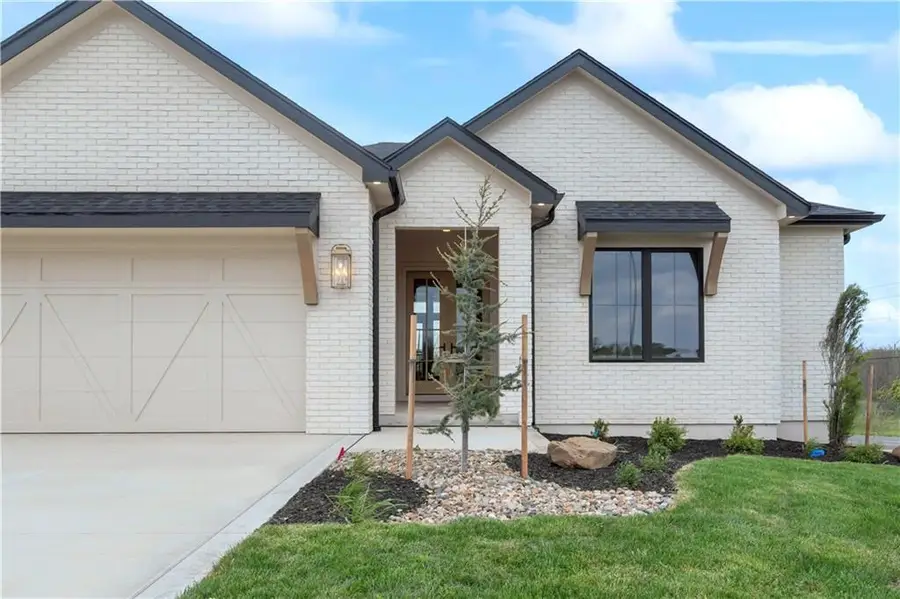 1816 NE Lashbrook Circle, Lees Summit, MO 64086 - Image #3