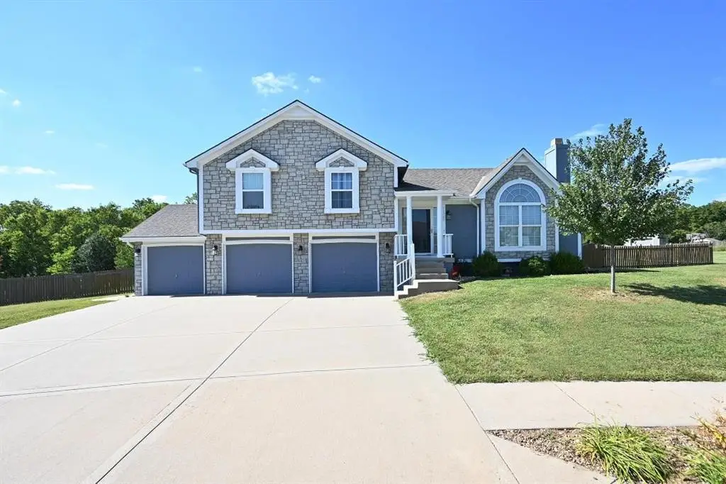 13360 Ridgeview Drive, Platte City, MO 64079 - Image #1
