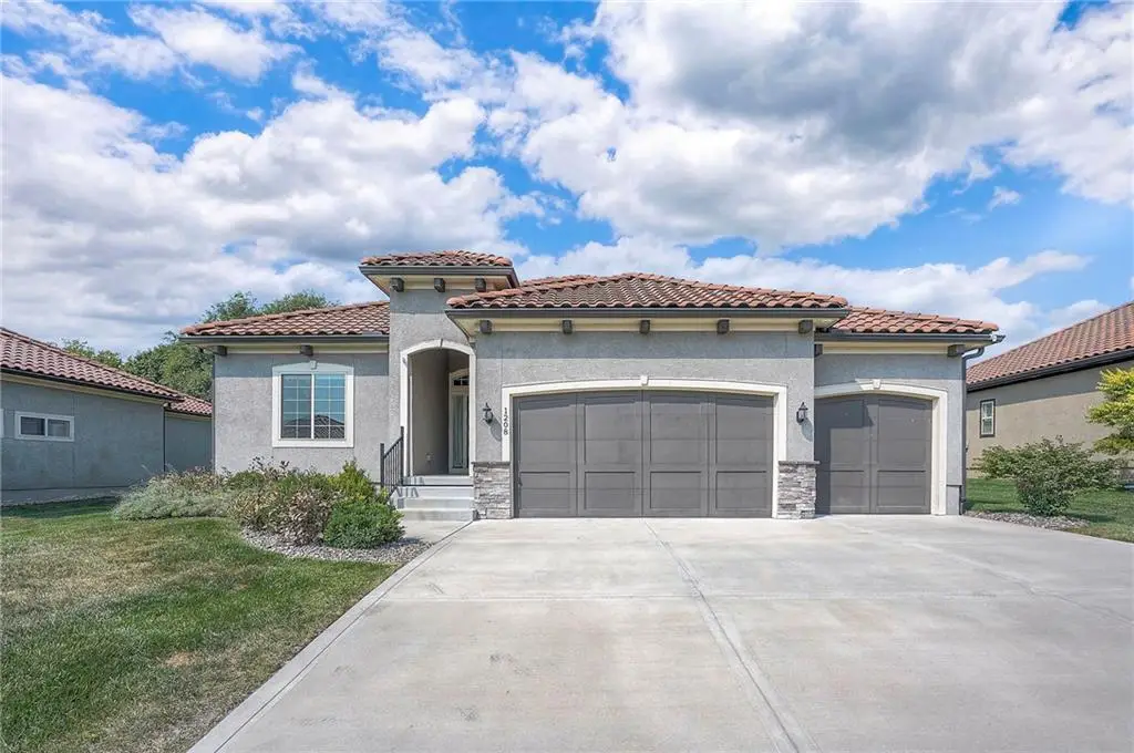 1208 SW Pebble Lane, Lees Summit, MO 64082 - Image #1