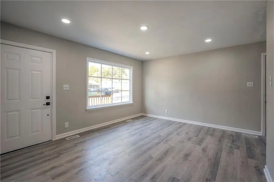 6403 E 153rd Street, Grandview, MO 64030 - Image #3