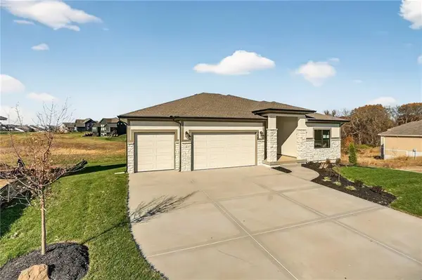 7620 N Booth Avenue, Kansas City, MO 64158