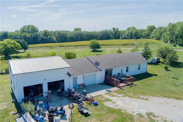 9017 NW Barwick Drive, Cameron, MO 64429