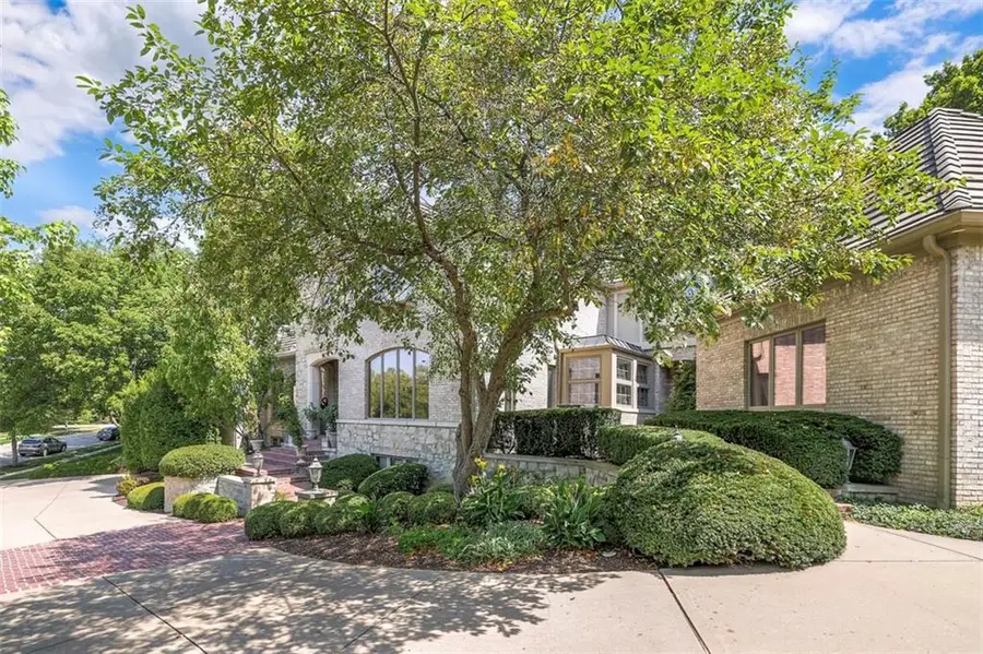 11425 Canterbury Circle, Leawood, KS 66211 - Image #3